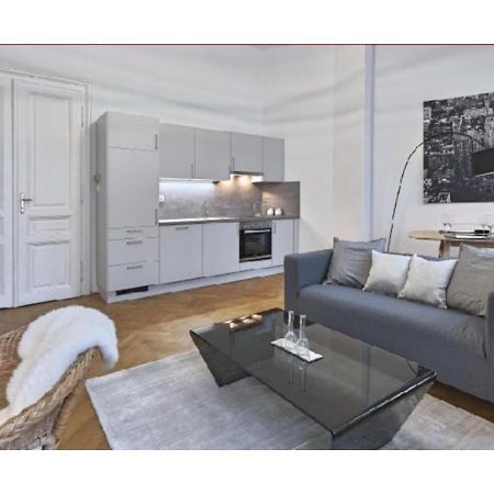 Apartamento Luxurious, 2 Min To Casino And Roemertherme Baden Exterior foto