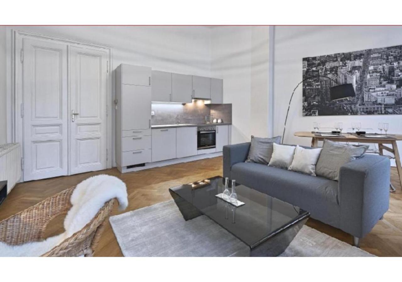 Apartamento Luxurious, 2 Min To Casino And Roemertherme Baden Exterior foto