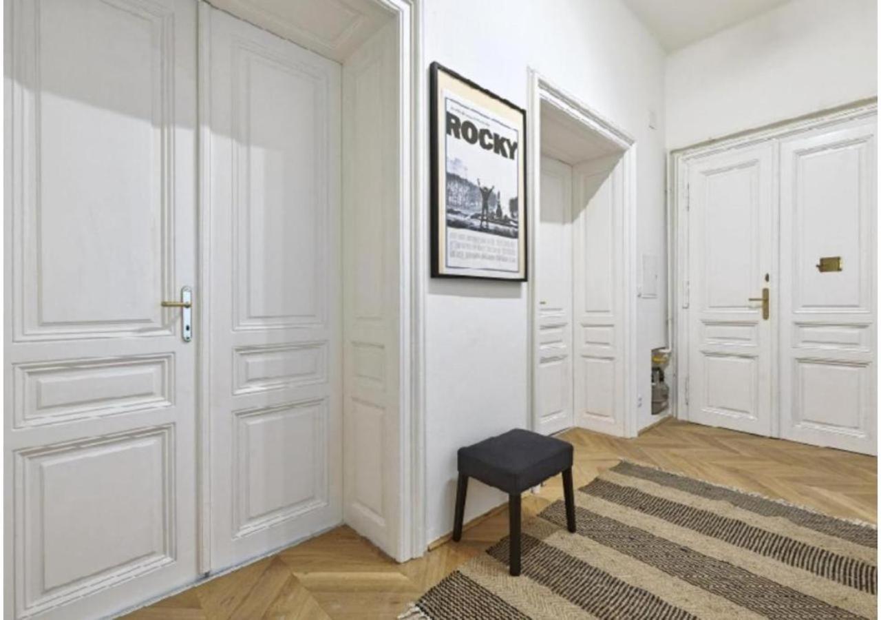 Apartamento Luxurious, 2 Min To Casino And Roemertherme Baden Exterior foto