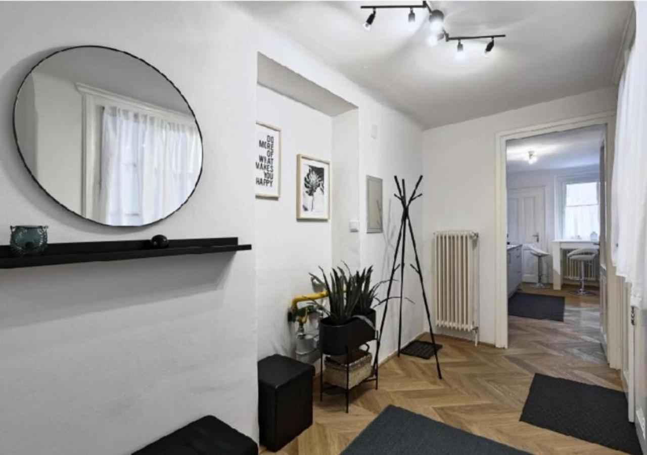 Apartamento Luxurious, 2 Min To Casino And Roemertherme Baden Exterior foto