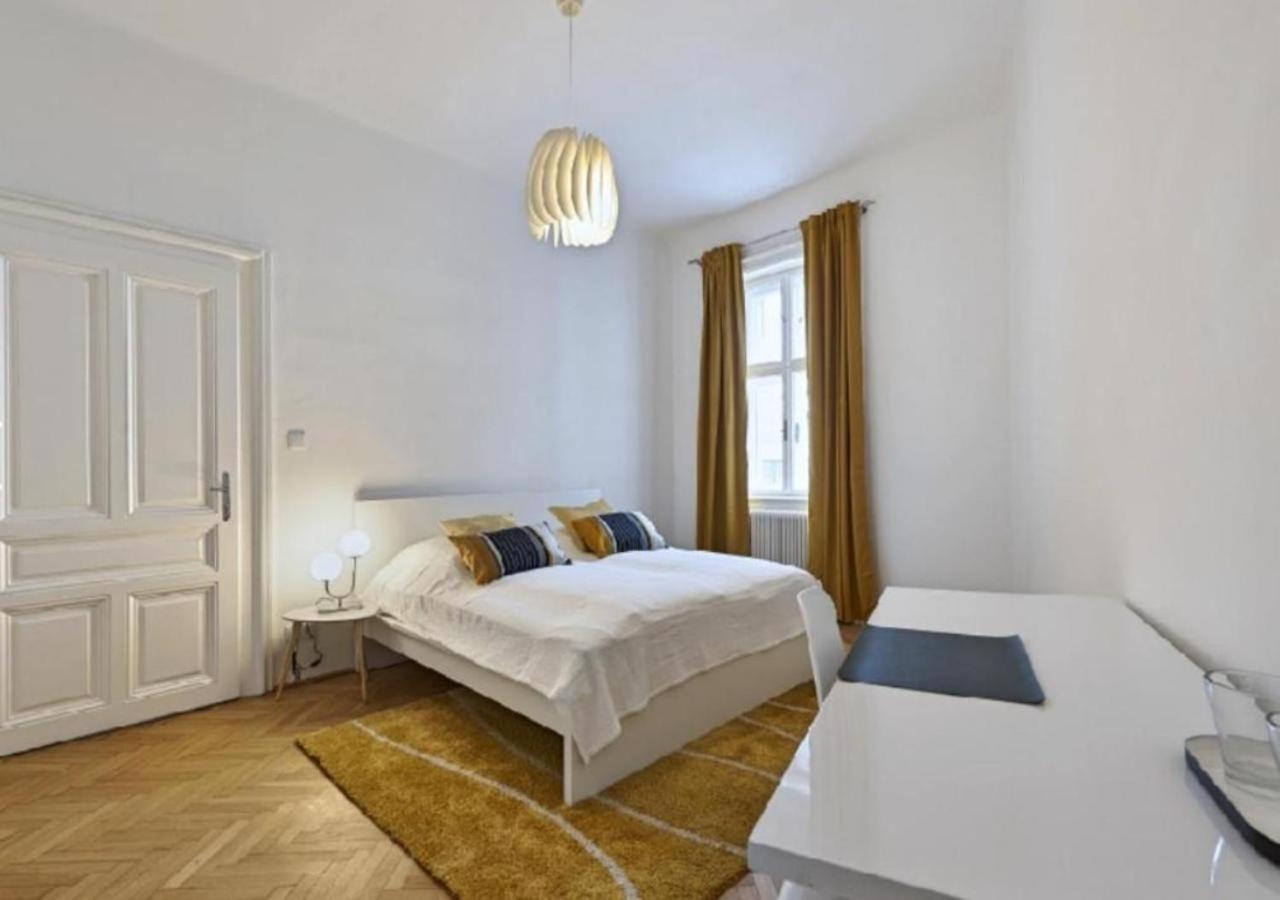 Apartamento Luxurious, 2 Min To Casino And Roemertherme Baden Exterior foto