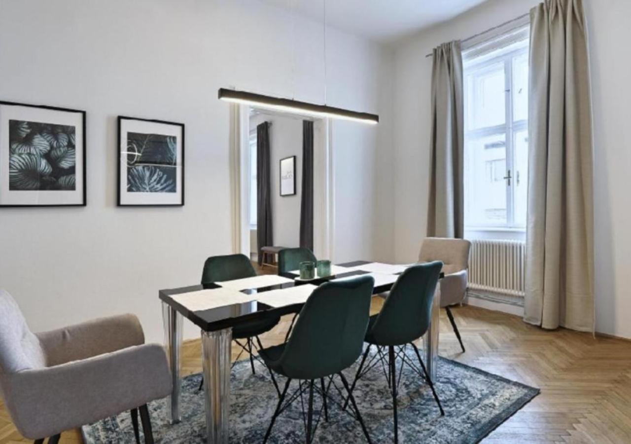 Apartamento Luxurious, 2 Min To Casino And Roemertherme Baden Exterior foto